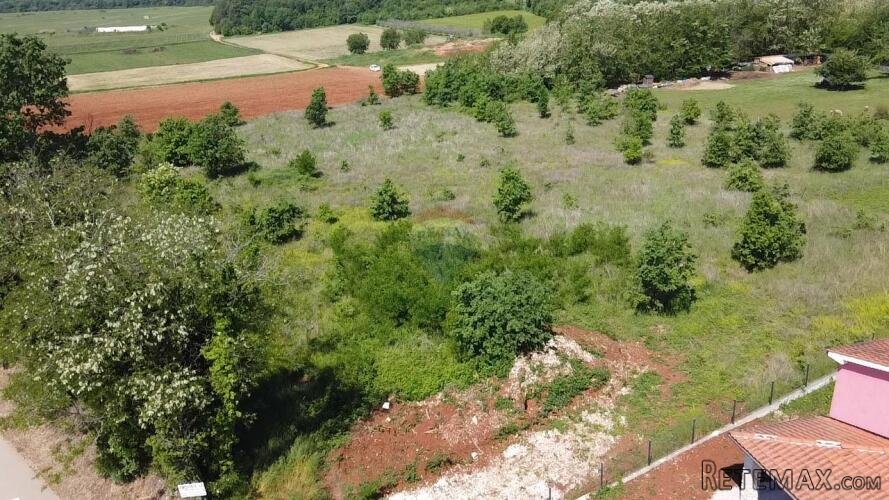 Istra, Poreč - Građevinsko zemljište 3 km do mora - 2
