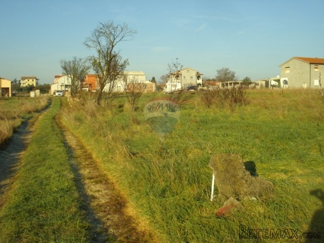 Štinjan-građevinsko zemljište 1km od mora - 3