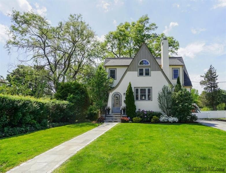 4 bedroom House For Sale: 86 Windsor..