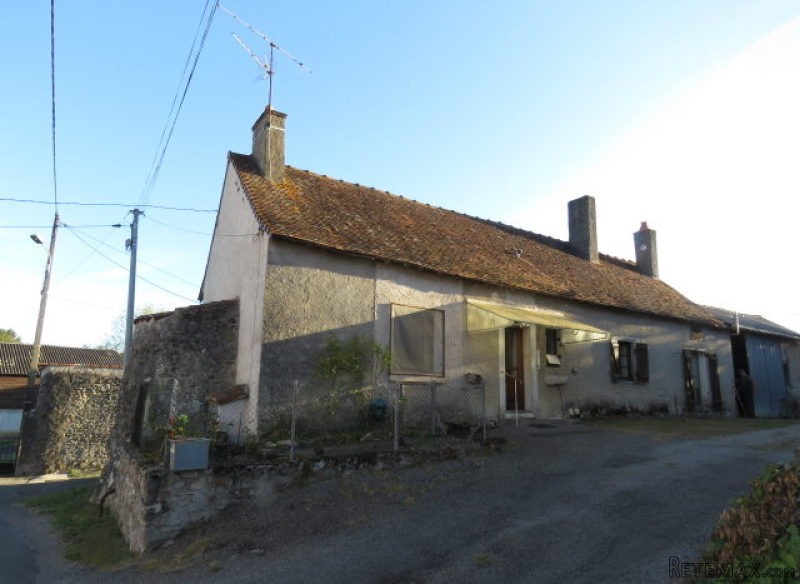 Country house for renovation with huge..
