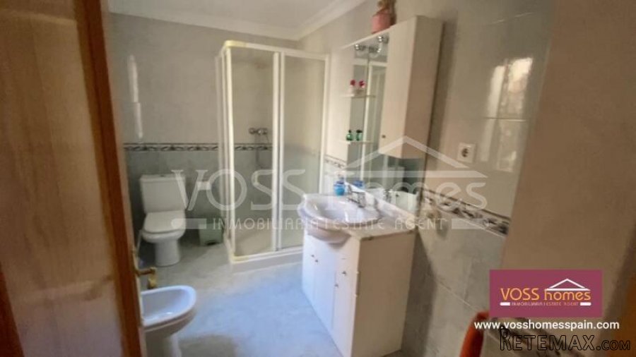 Light & airy, spacious 3 / 4 bed, 2 bath, 2 storey, part.. - 12
