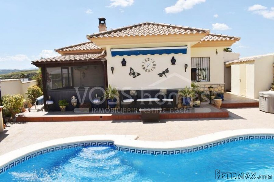 NEW & EXCLUSIVE LISTING TO VOSS HOMES - An Immaculately.. - 13