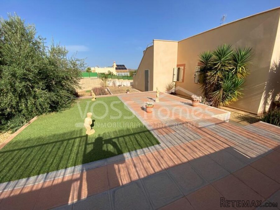 NEW & EXCLUSIVE TO VOSS HOMES - Spacious, light & airy 3.. - 14