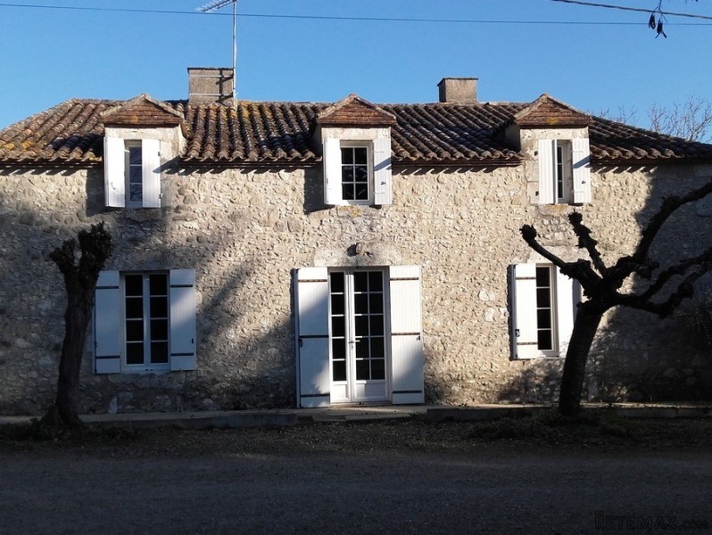 Pretty Stone House For Sale With Garden..