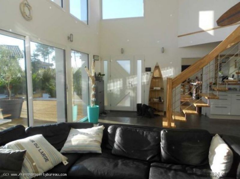 Fabulous 7 bedroomed contemporary house.. - 2