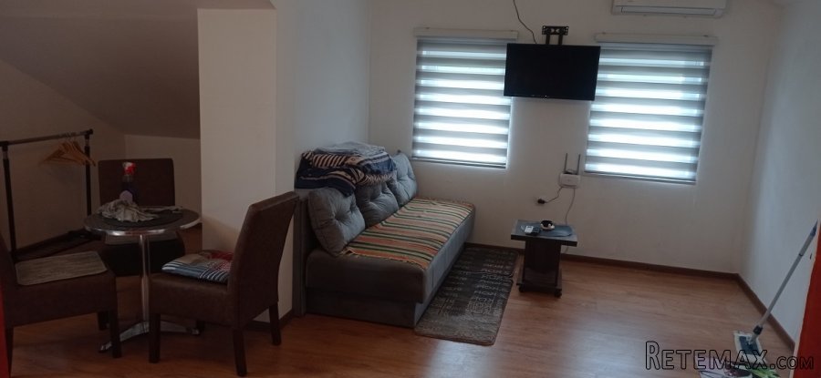 Stambeni objekat sa 7 stanova,glavna ulica Sremska Mitrovica - 9
