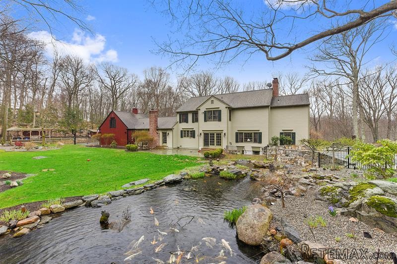 5 bedroom House For Sale: 14 Adams Lane.. - 2