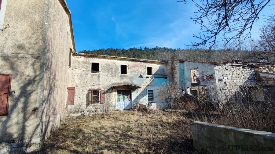 Istra, Ćićarija, kompleks kamenih kuća - pogodno za turizam - 2