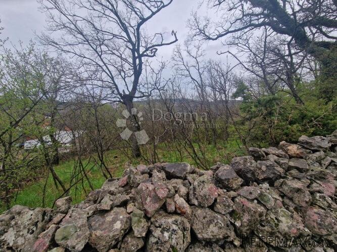 ŠKRLJEVO - TEREN 3900 m2 ZA GRADNJU DO 4 STAMBENE JEDINICE - 2