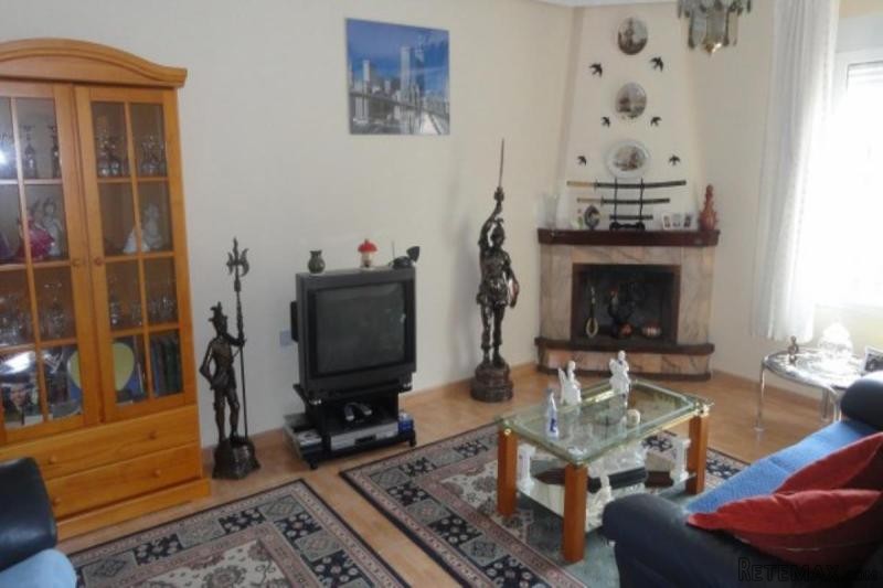 Large Townhouse With Garage in.. - 2