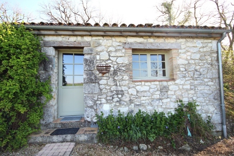 APS3026 Lovely 2 bed house with garden.. - 2