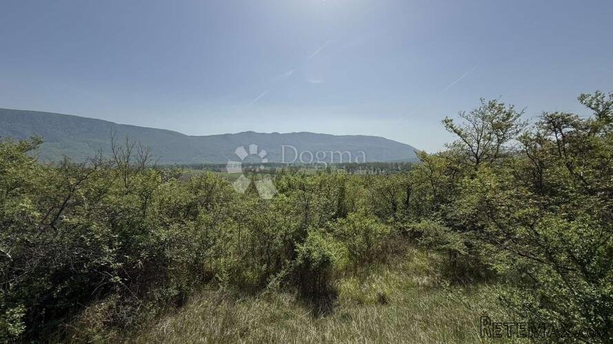 Građevinsko zemljište 1018 m2 - 3