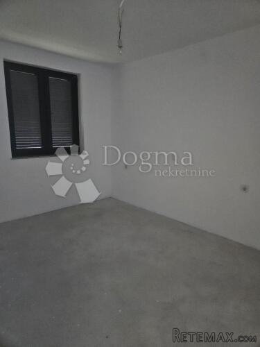 Kras - samostojeća kuća sa 4 stana - 3