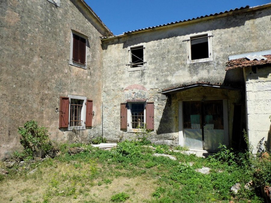 Istra, Ćićarija, kompleks kamenih kuća - pogodno za turizam - 4