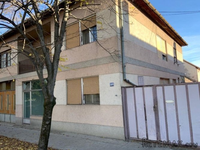 Porodična kuca sa velikim placem u Novosadskoj ulici-Temerin