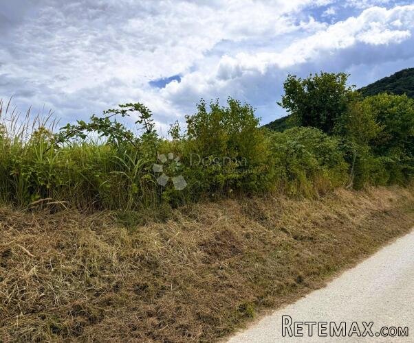 Radovan - građevinsko zemljište 3115 m²