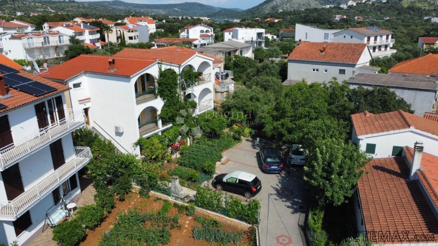 ROGOZNICA- KUĆA 70M OD PLAŽE - 4