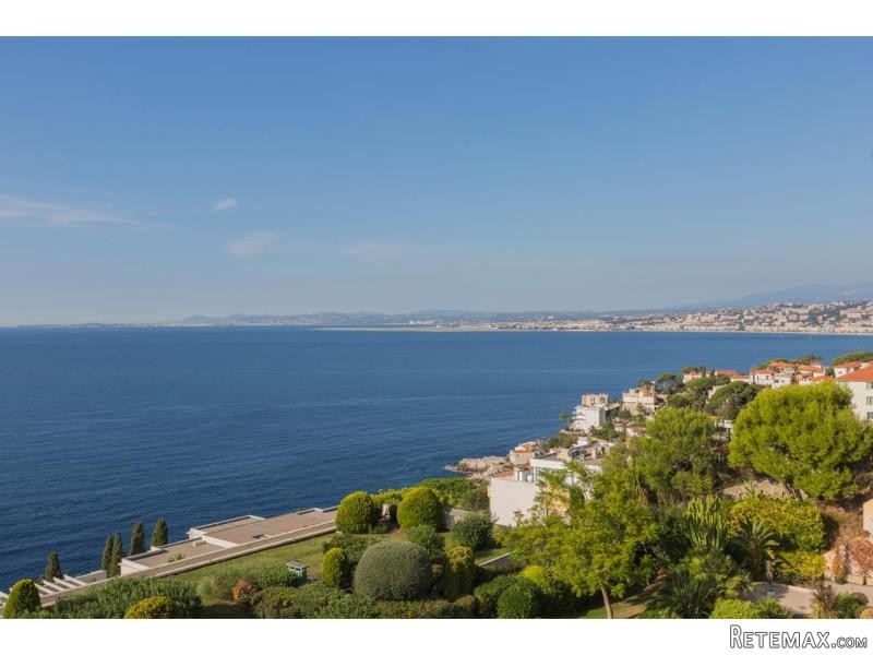 Magnificent 3 Bedroom Apartment With..