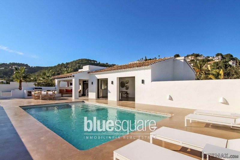 Ibiza-style villa with 4 bedrooms