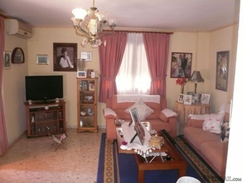 P4 3 Bedroom Flat for sale near to the.. - 2