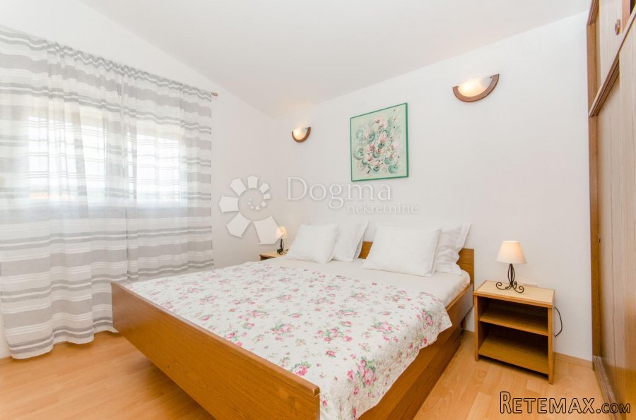 ROGOZNICA- KUĆA 70M OD PLAŽE - 8