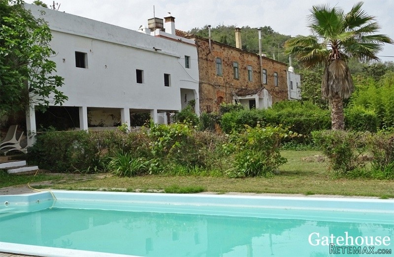 11 Bed Farmhouse With Annexes For Sale..