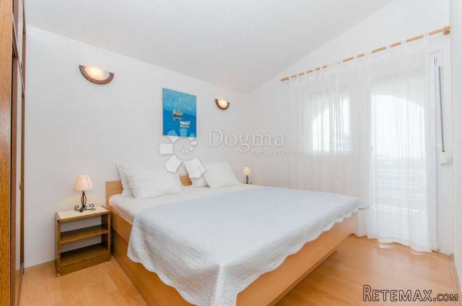 ROGOZNICA- KUĆA 70M OD PLAŽE - 9