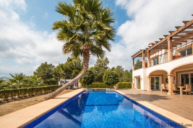 6 Bedroom Villa In Javea - 2