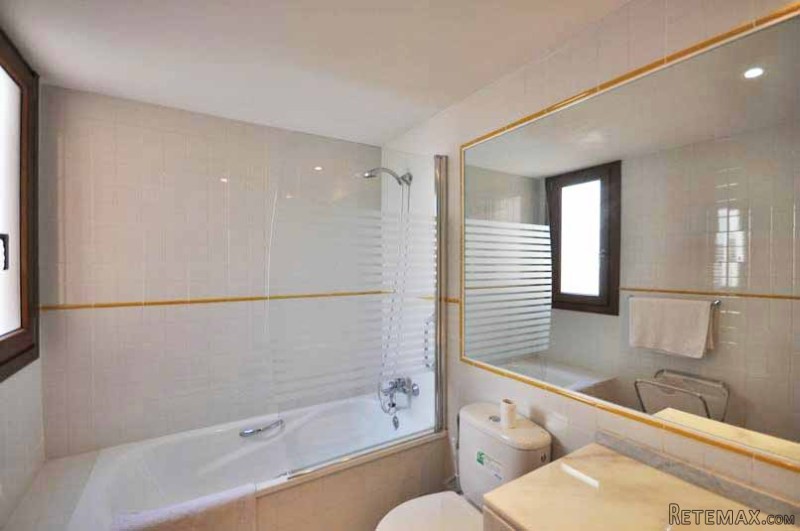 2 Bedrooms Apartment For Sale