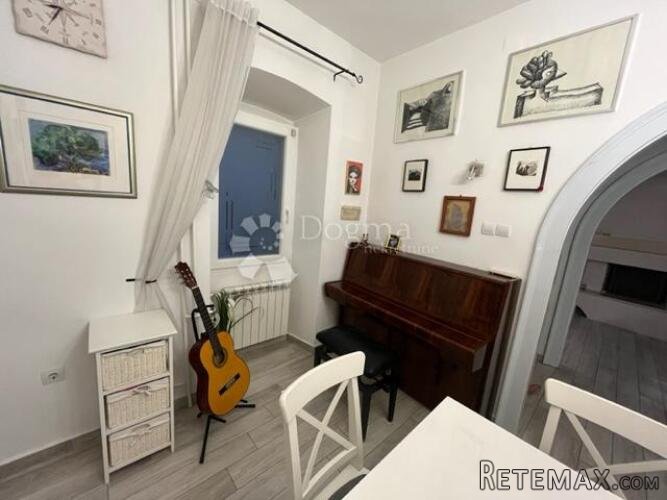 Kastav-samostojeća kuća 250m2,blizina škole,vrtića!! - 2