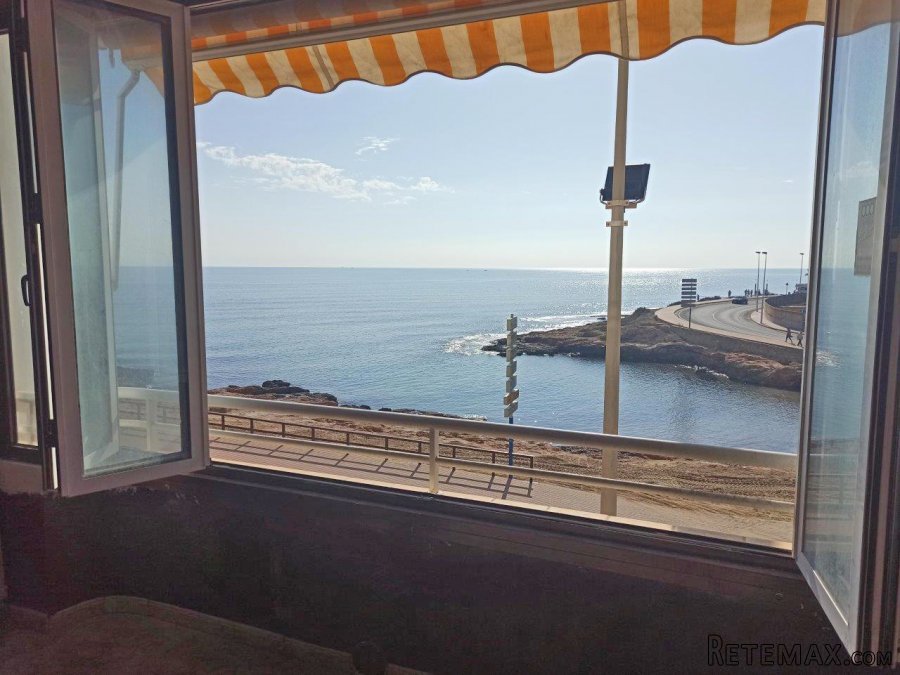 La casa tiene sobre unos 85 m2 y una terraza de 10 m2. La.. - 2