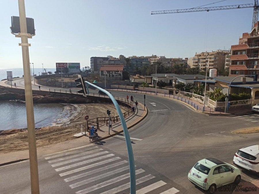 La casa tiene sobre unos 85 m2 y una terraza de 10 m2. La.. - 3