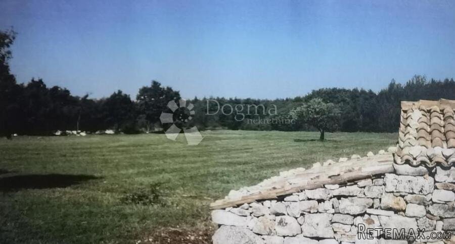Veliko poljoprivredno zemljište - okolica Poreča - 3
