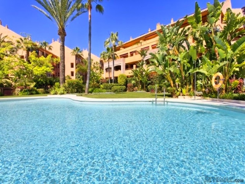 A stunning duplex penthouse in Bahia de.. - 2