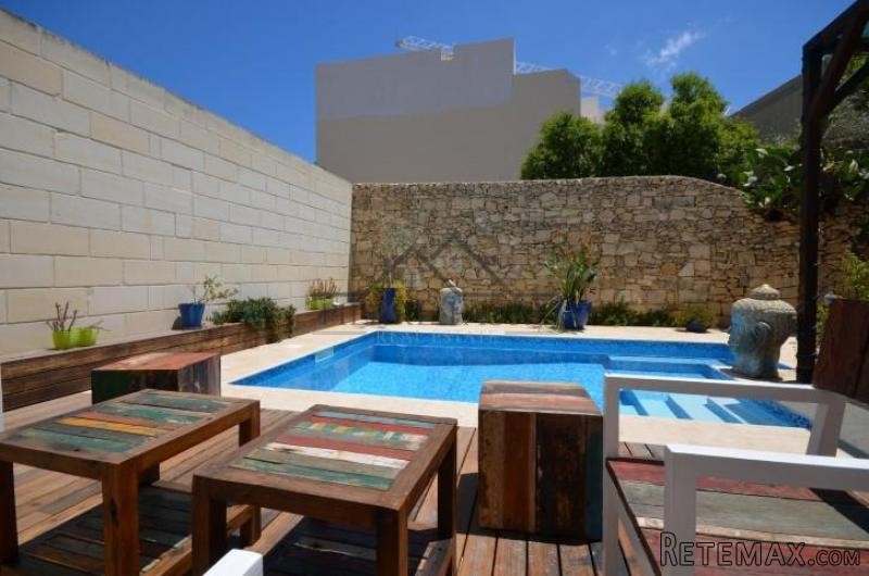 House Of Character - Zebbug