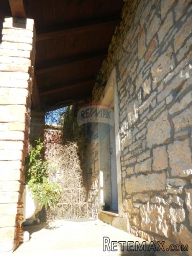 Turističko imanje s tri kamene kuće i bazenom - 4