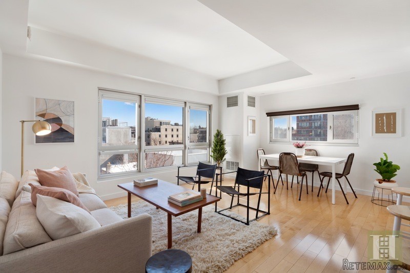 1 bedroom Apartment For Sale: 560..