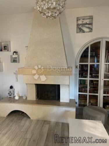 Kastav-samostojeća kuća 250m2,blizina škole,vrtića!! - 8