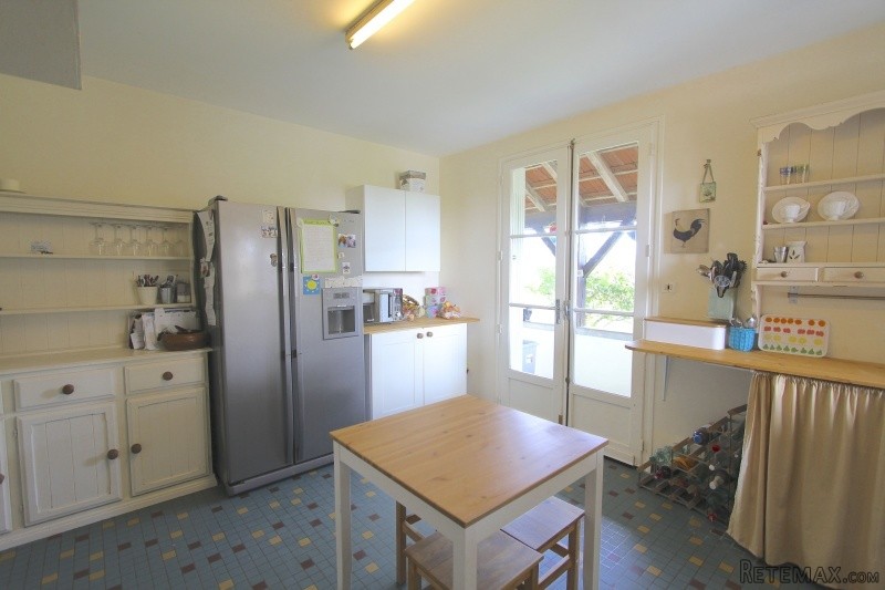 Beautiful 4-bedroom farmhouse with barn.. - 2