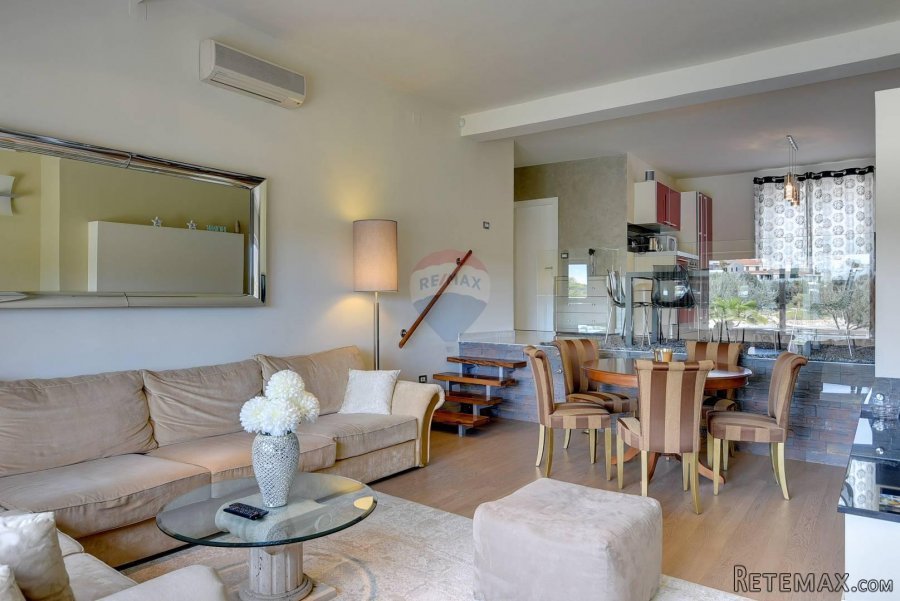 ISTRA, Pula, Vila 1.red od mora - 9