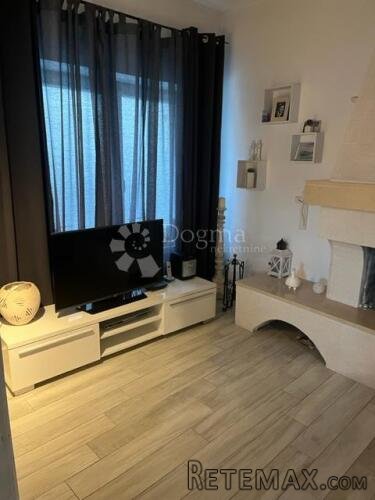 Kastav-samostojeća kuća 250m2,blizina škole,vrtića!! - 10