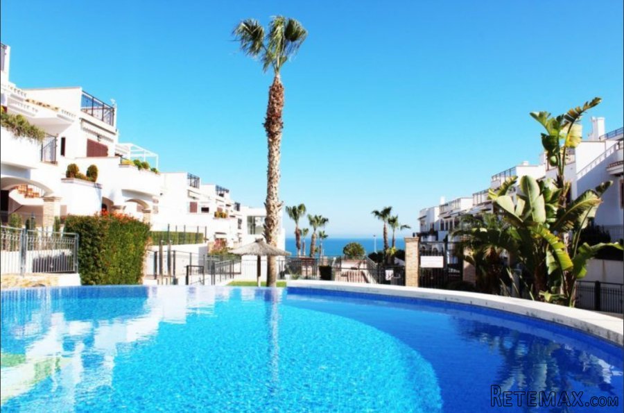 Fantastic and modern ground floor bungalow in the Azul..