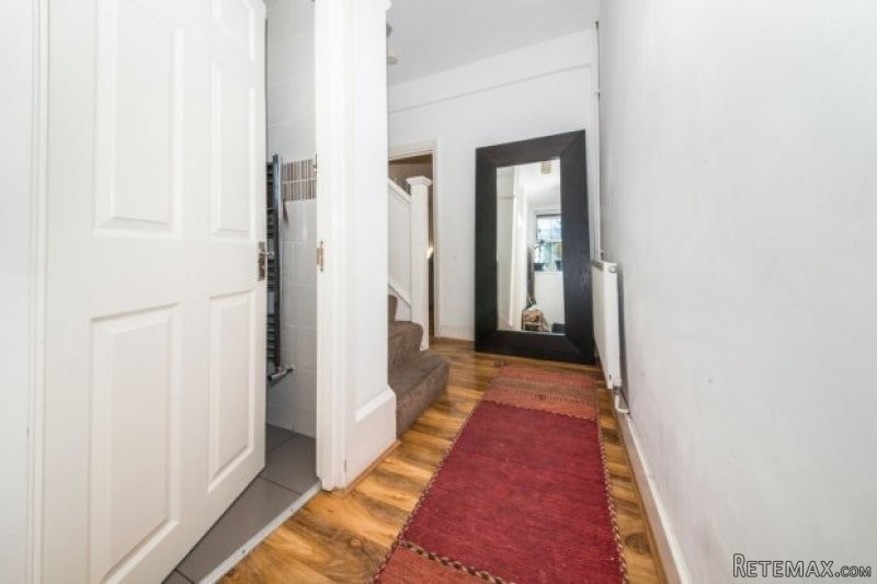 3 bedroom, Flat house for sale - 2