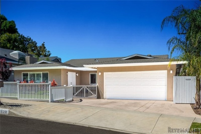 16201 Dickens Street | Encino..
