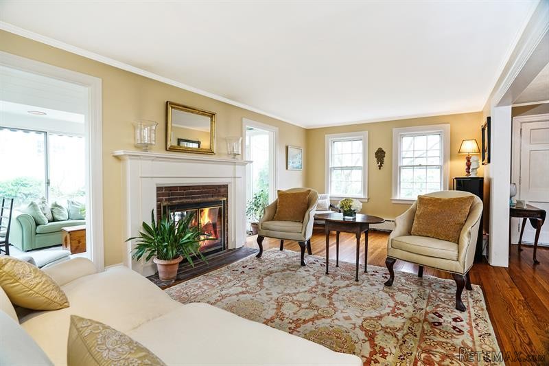 4 bedroom House For Sale: 12 Mohawk.. - 2