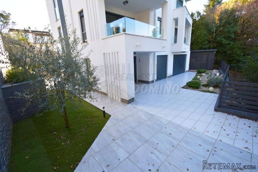 Apartman sa pripadajuća 3 studia na 70m od mora!! Malinska - 2