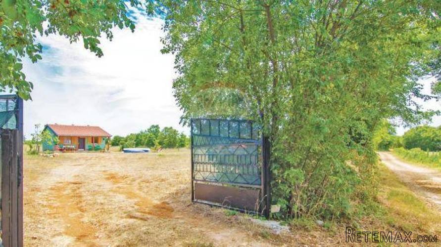 ISTRA, MARČANA, legalizirana prizemnica na velikoj okućnici