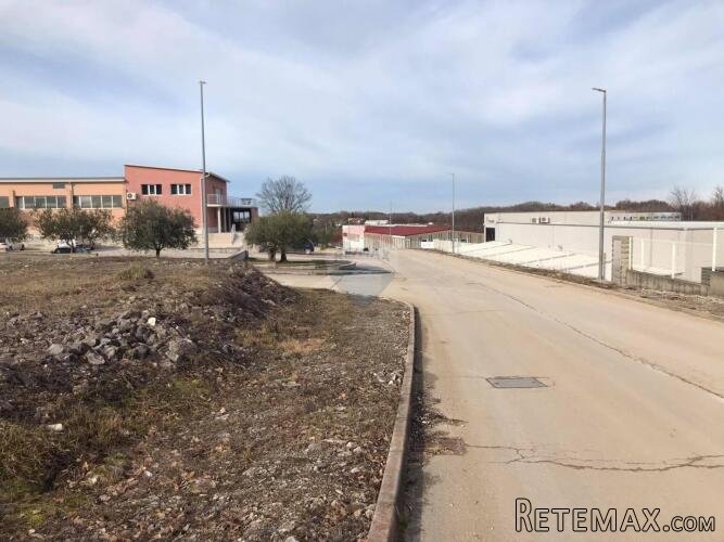 ISTRA, PAZIN GRAĐEVINSKI TEREN INDUSTRIJSKA ZONA 3581m2 PRIL - 2