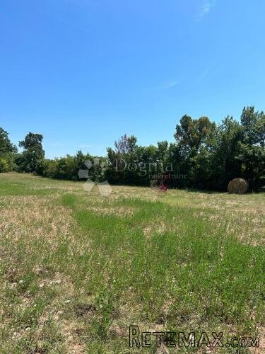 Građevinsko zemljište 4855 m² – idealno za hale, skladišta i - 3