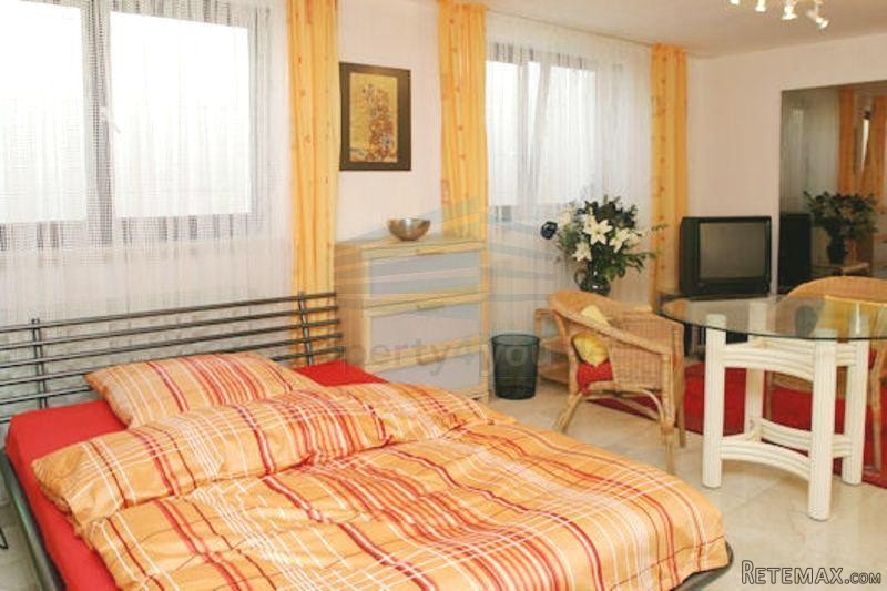 Souterrainwohnung in Einfamilienhaus in..